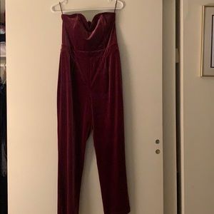 EXPRESS Velvet Strapless Sweetheart Jumpsuit! 🍷